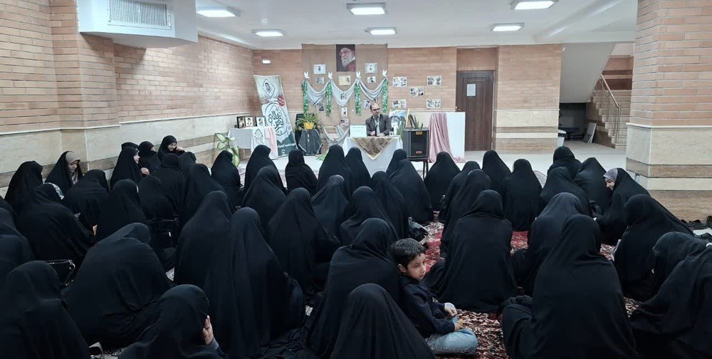 تحلیل تحولات منطقه و جهان در نشست بصیرتی - سیاسی طلاب مدرسه علمیه الزهرا(س) زنجان بررسی شد
