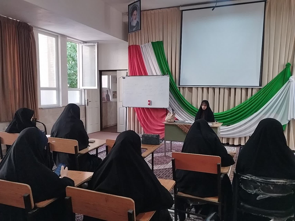 توجه به جایگاه بانوان در بصیرت افزایی و آگاهی بخشی به نسل‌ها ضروری است