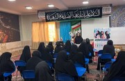 نشست تخصصی «سلامت و تغذیه سالم» در مدرسه علمیه ریحانه‌الرسول لرستان برگزار شد/ تبیین اصول تغذیه متعادل و توزیع مکمل ویتامین D میان طلاب