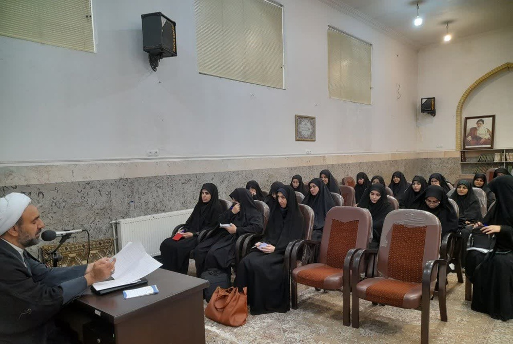 انسان کامل «میزان‌الاعمال» و ترازوی حقیقی سنجش بندگان است/ ارزش‌گذاری اعمال به میزان پیروی از سیره معصومین (ع) بستگی دارد