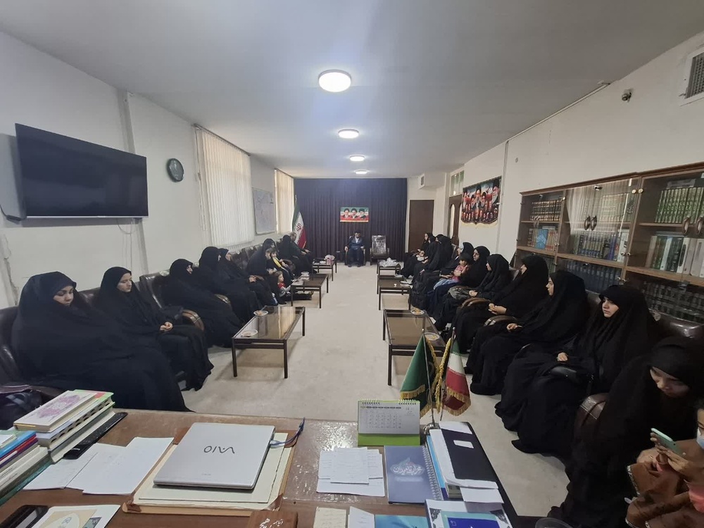 تأکید امام جمعه تویسرکان بر ضرورت حضور مبلغان آگاه زن در جامعه