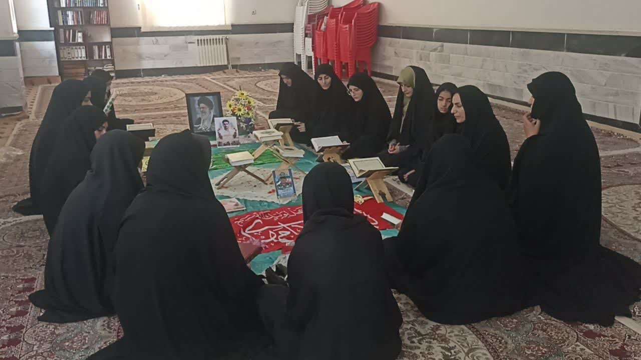 تبیین ابعاد جنگ نرم و مهندسی دشمن در حوزه علمیه الزهرا شهرستان پلدختر