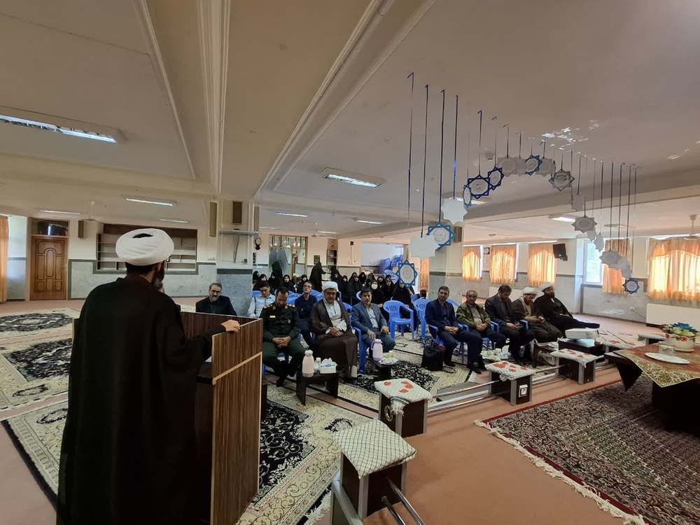 تأکید دبیر جبهه فرهنگی انقلاب اسلامی بر نقش کلیدی حوزه‌های علمیه در تحکیم بنیاد خانواده و جهاد تبیین