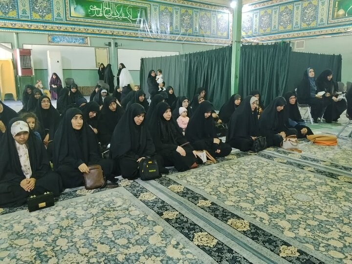 بازدید طلاب مدرسه الزهرا (س) ماهان از اتاق تربت سازمان عتبات و عالیات کرمان