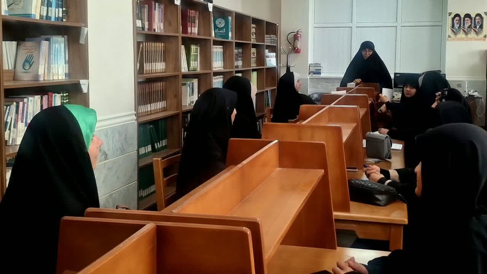 نقش طلاب در تشکل‌ها و سازمان‌های مردم‌نهاد؛ برگزاری کلاس طرح اربعین تعالی در بروجرد