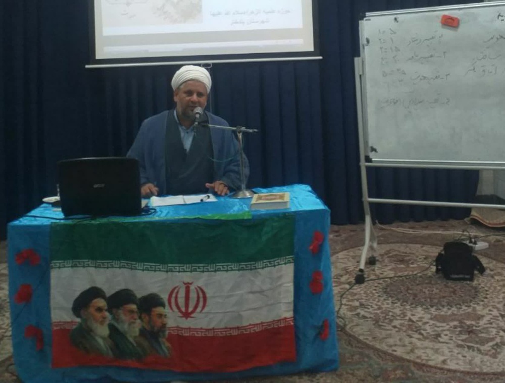 تبیین ابعاد جنگ نرم و مهندسی دشمن در حوزه علمیه الزهرا شهرستان پلدختر