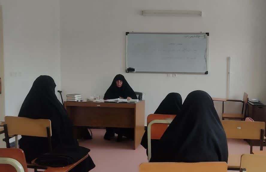از علم تا بصیرت؛ راز عقیله بودن حضرت زینب سلام الله علیها در کلام استاد حوزه