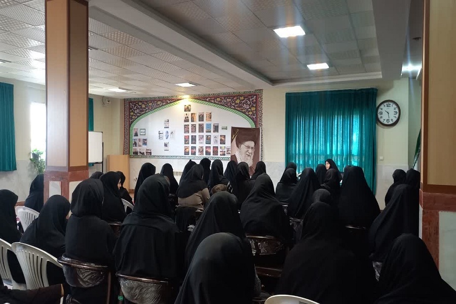 سلسله نشست‌های سبک زندگی اسلامی با رویکرد قرآنی در مشگین‌شهر برگزار شد