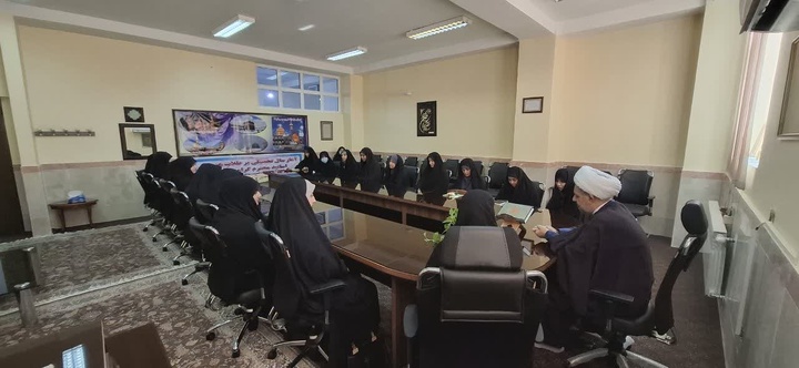 علم‌اندوزی بدون تهذیب نفس، انسان را به کمال حقیقی نمی‌رساند