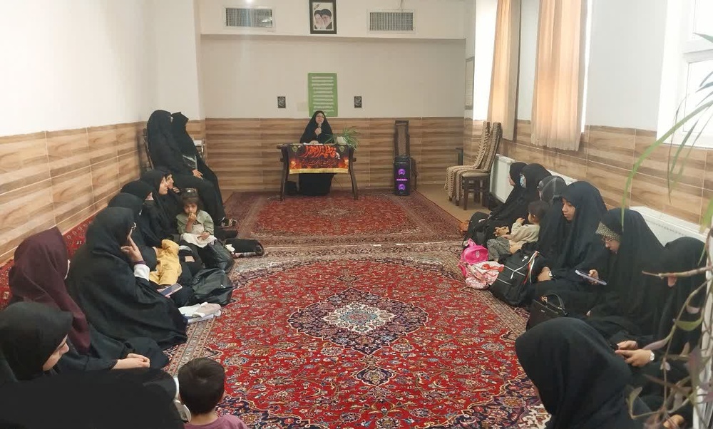 مودت یعنی ابزار دوستی همراه با اطاعت و پیروی