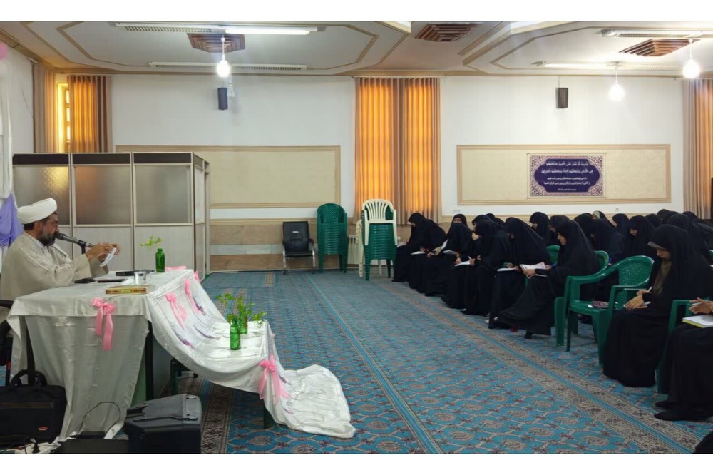 حواشی زندگی انسان را از هدف اصلی آفرینش و مسیر کمال باز ندارد