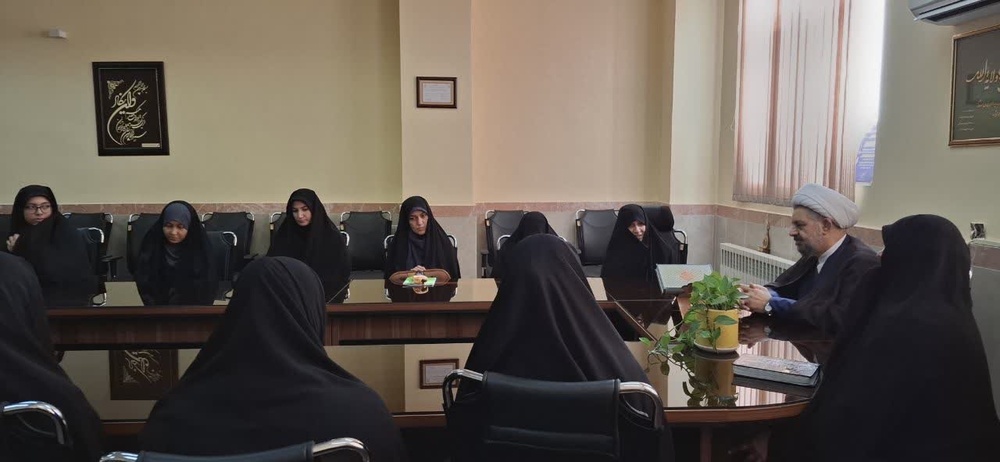 علم‌اندوزی بدون تهذیب نفس، انسان را به کمال حقیقی نمی‌رساند