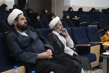مراسم تجلیل از طلاب و اساتید نخبه مدارس علمیه خواهران استان کرمان