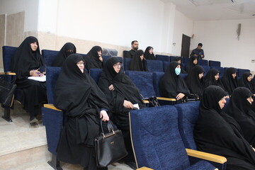 مراسم تجلیل از طلاب و اساتید نخبه مدارس علمیه خواهران استان کرمان