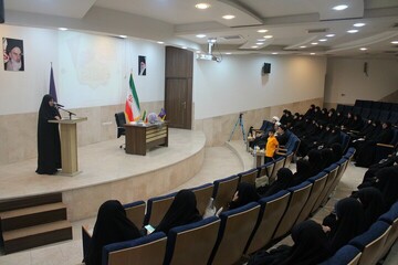 مراسم تجلیل از طلاب و اساتید نخبه مدارس علمیه خواهران استان کرمان