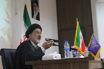 مراسم تجلیل از طلاب و اساتید نخبه مدارس علمیه خواهران استان کرمان