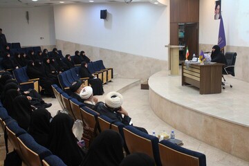مراسم تجلیل از طلاب و اساتید نخبه مدارس علمیه خواهران استان کرمان