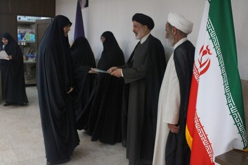 مراسم تجلیل از طلاب و اساتید نخبه مدارس علمیه خواهران استان کرمان