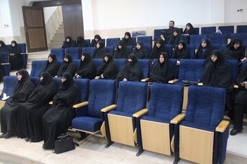 مراسم تجلیل از طلاب و اساتید نخبه مدارس علمیه خواهران استان کرمان