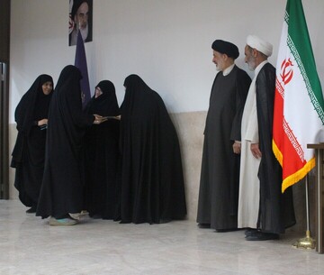 مراسم تجلیل از طلاب و اساتید نخبه مدارس علمیه خواهران استان کرمان