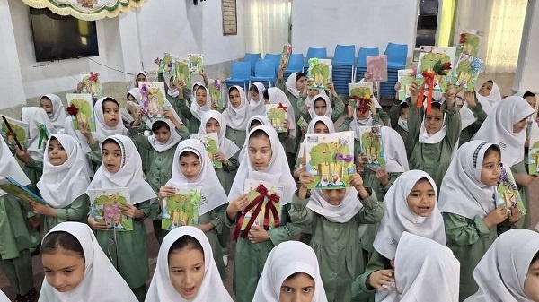 مدرسه علمیه حضرت زهرا(س) احمدآباد میزبان جشن قرآنی کودکان