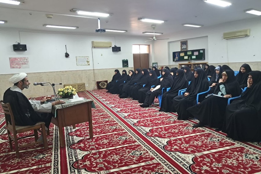 جنگ رسانه‌ای و نفوذ فرهنگی؛ محور نشست بصیرتی در مدرسه علمیه خواهران اردکان