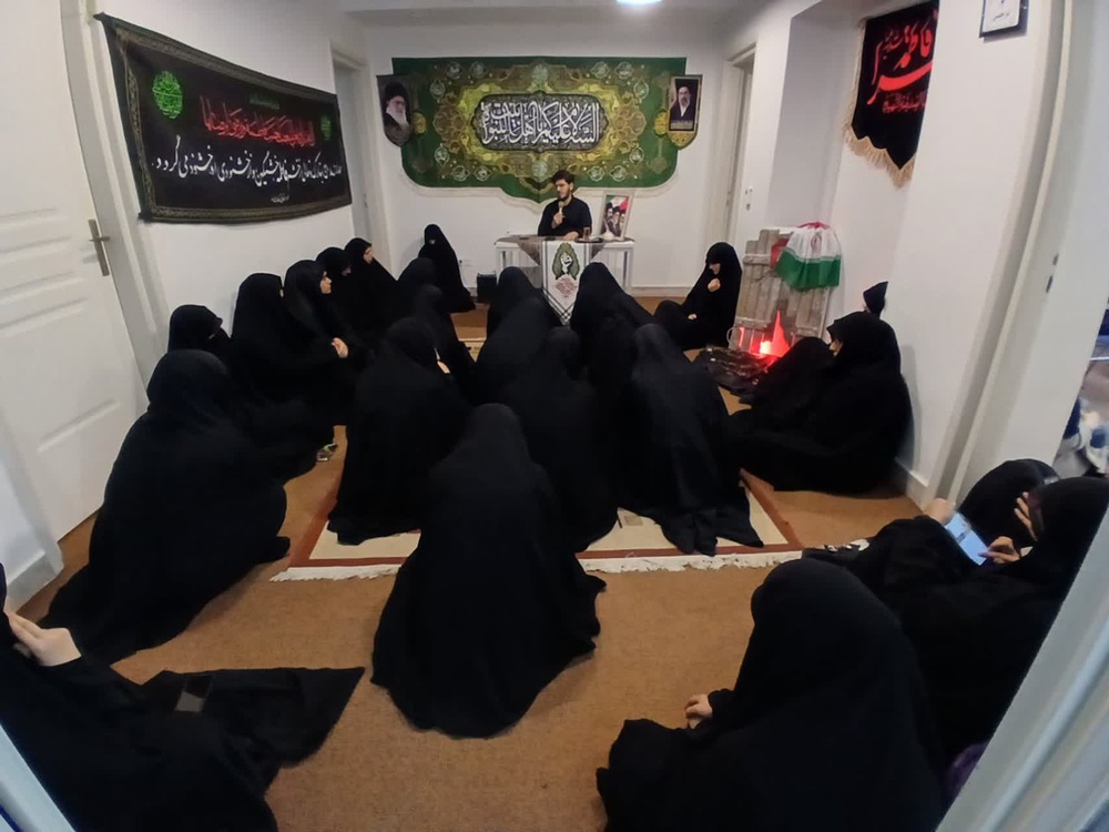 نشست سیاسی مدرسه علمیه حضرت ولی‌عصر(عج) تهران؛ تأکید بر تقویت باورها و روایتگری پیروزی‌ها در جنگ ترکیبی