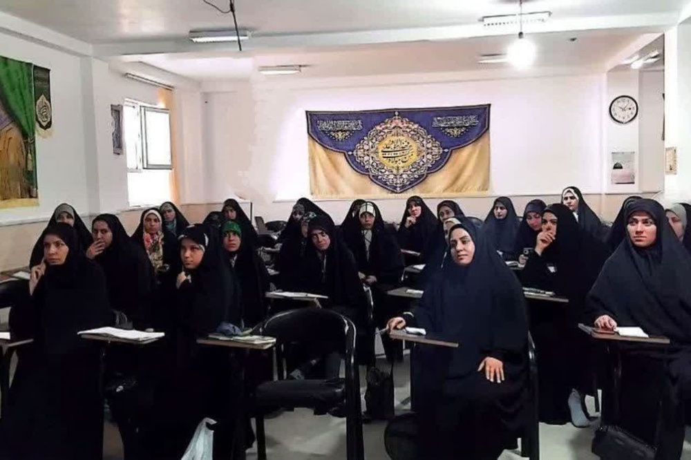 برگزاری کارگاه «ارتباط مؤثر» در مدرسه علمیه معصومیه شیراز/ تبیین اصول، مهارت‌های کلامی و هنر همدلی در تبلیغ