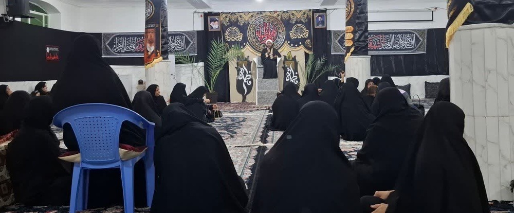 نشست فاطمی در فارس برگزار شد؛ تبیین نقش بانوان در پاسداری از ارزش‌ها با الگوگیری از سیره حضرت زهرا(س)