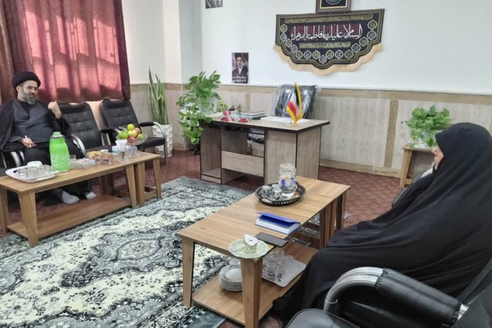 بررسی راه‌اندازی سطح سه در مدرسه علمیه فاطمیه لامرد؛ تأکید مدیر حوزه‌های علمیه خواهران فارس بر رفع موانع توسعه آموزشی