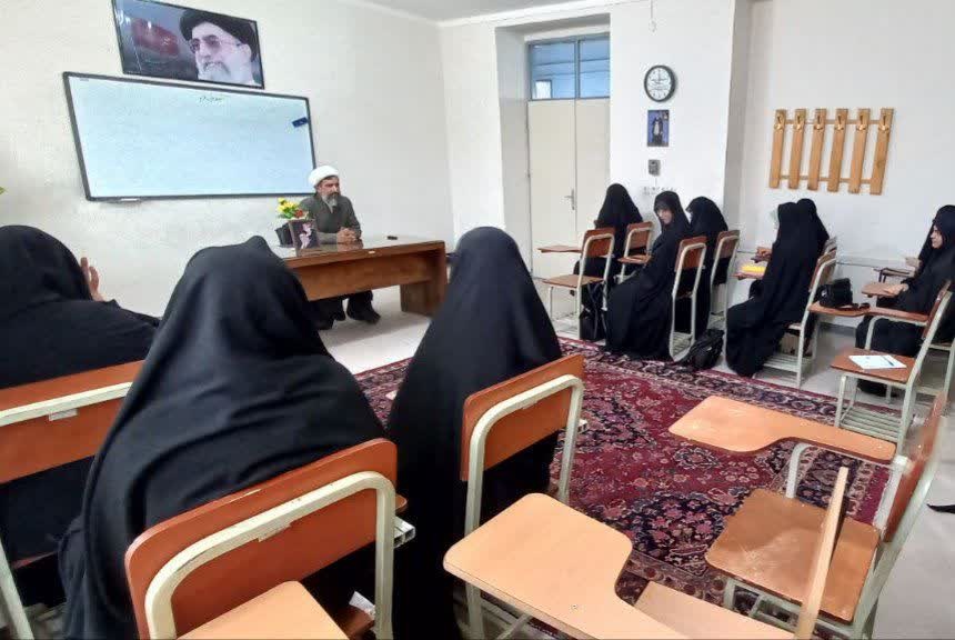 طلبگی بدون تهذیب نفس، جامعه را به مقصد هدایت نمی‌رساند
