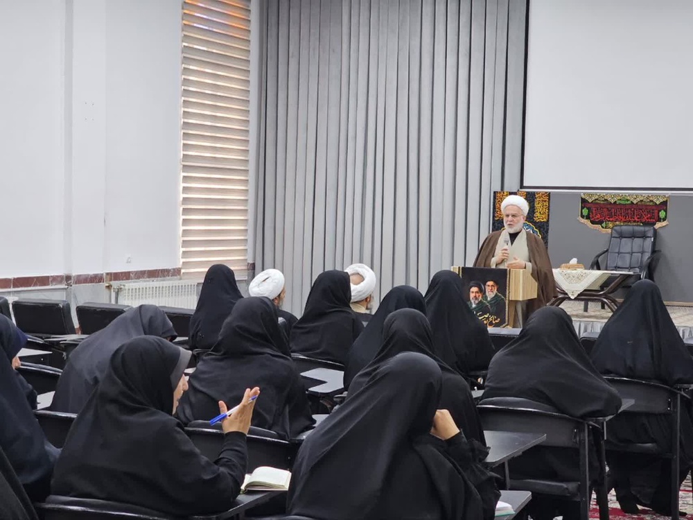 دیدار نماینده ولی‌فقیه در کردستان با اساتید و طلاب مدرسه علمیه خواهران بیجار