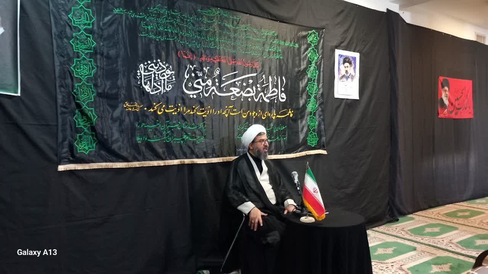 تحلیل استراتژیک تهدیدات دشمن و راهبرد پایداری در نشست تخصصی حوزه علمیه فاطمیه الیگودرز