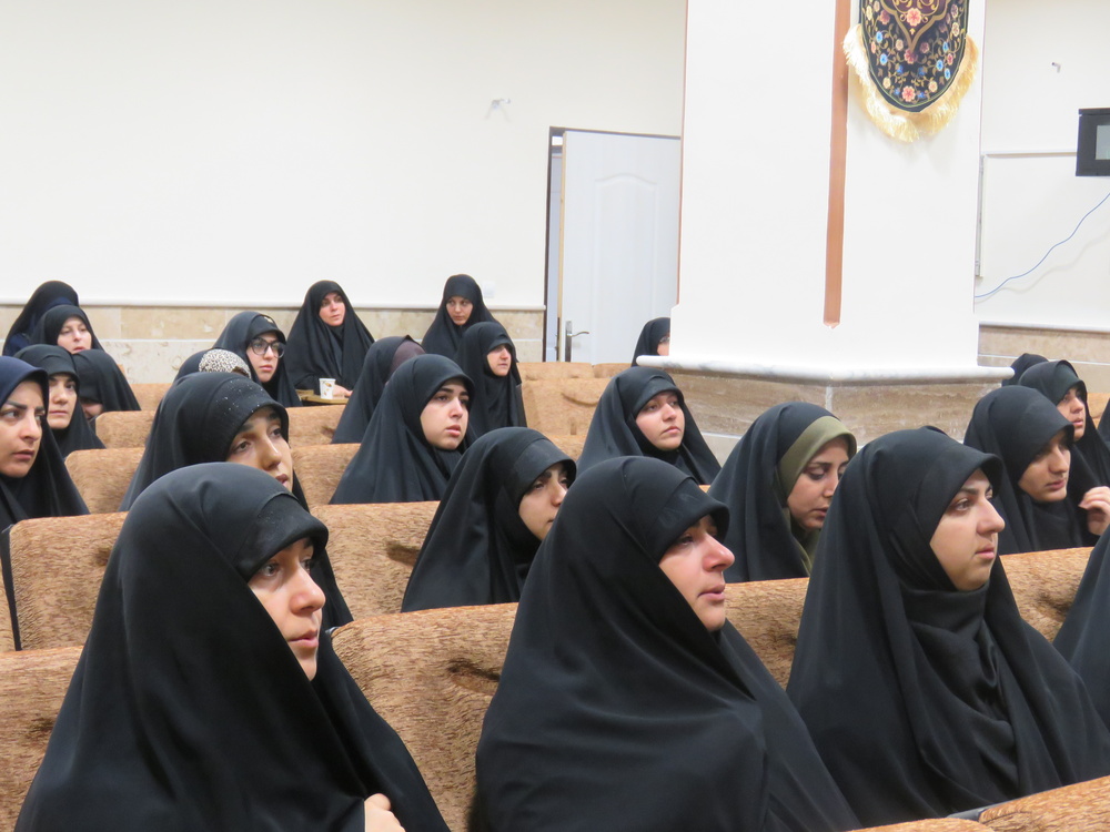 برگزاری همایش ایران قوی به زبان فاطمی در گیلان