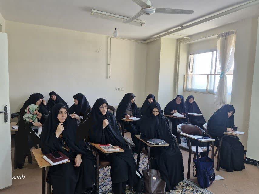 نشست فرهنگی آموزشی رفع نیاز و رافع حقیقی در جهت هدایت معنوی خانواده