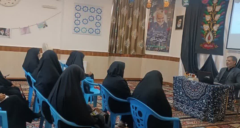 نشست علمی پژوهشی «زن و جامعه مدرن؛ چالش‌ها و راهکارها» در حوزه علمیه خواهران نی‌ریز برگزار شد