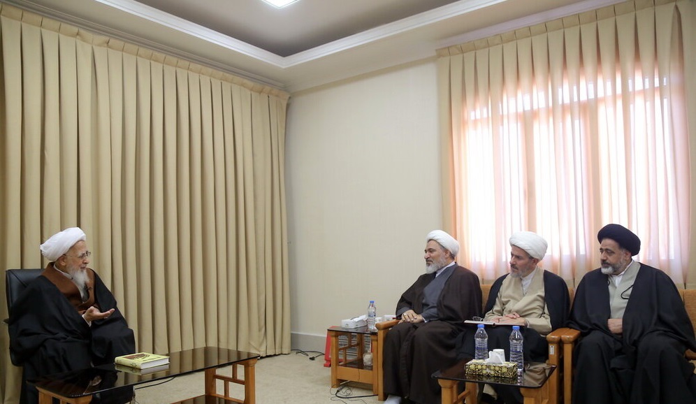 دیدار مدیر حوزه‌های علمیه خواهران با آیت الله العظمی جوادی آملی