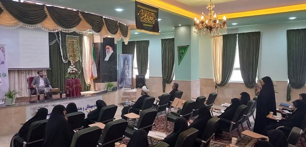تبیین رسالت و اهداف کانون‌های دانش آموختگان و سمن ها توسط مدیرکل امور دانش‌آموختگان حوزه‌های علمیه خواهران در البرز